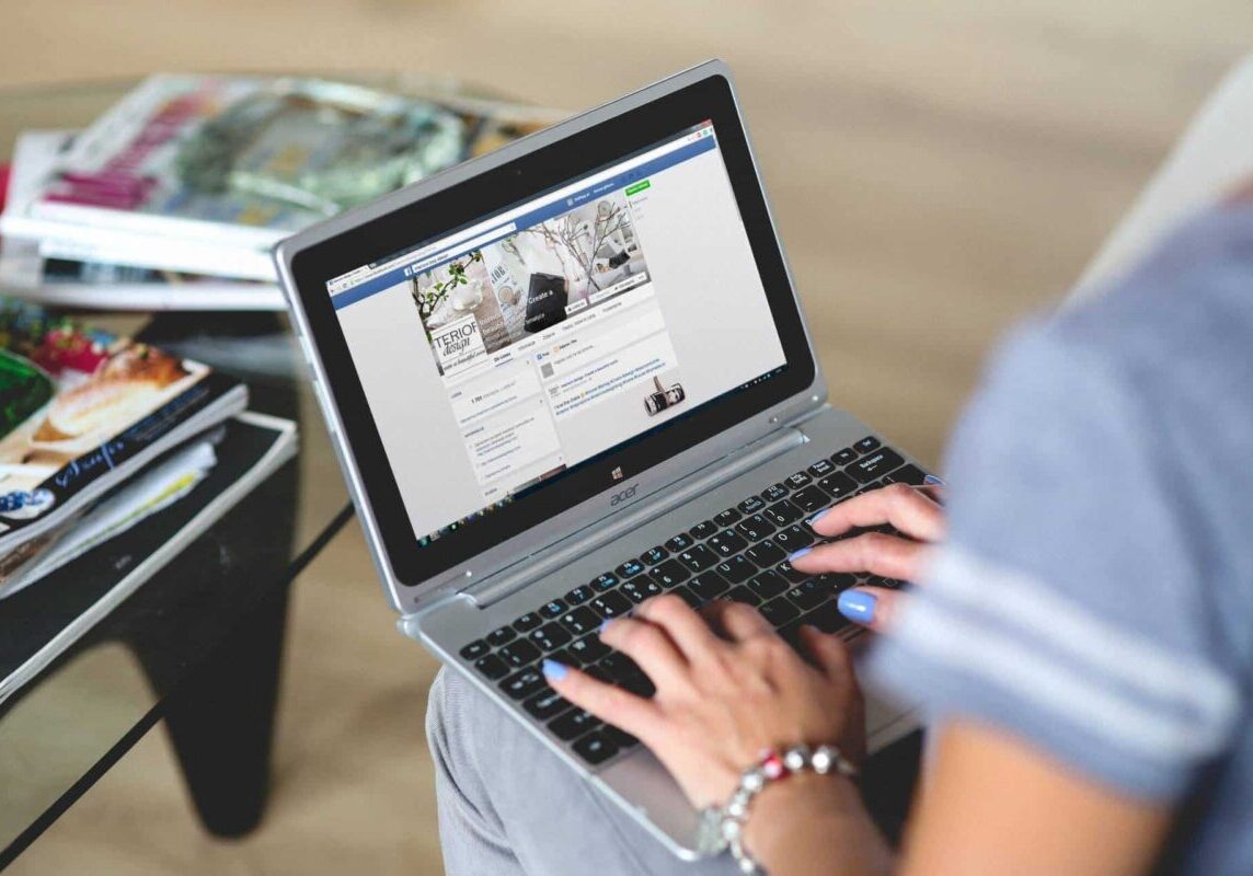 hands-woman-laptop-notebook